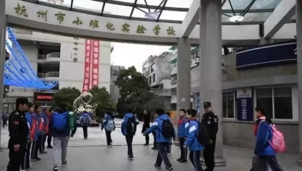 ‘看脸’进门,人脸识别如何助力智慧校园“别开生面”? ‘看脸’进门,人脸识别如何助力智慧校园“别开生面”?