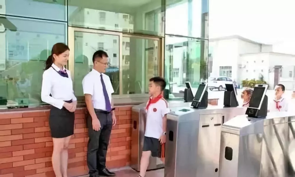 ‘看脸’进门,人脸识别如何助力智慧校园“别开生面”? ‘看脸’进门,人脸识别如何助力智慧校园“别开生面”?