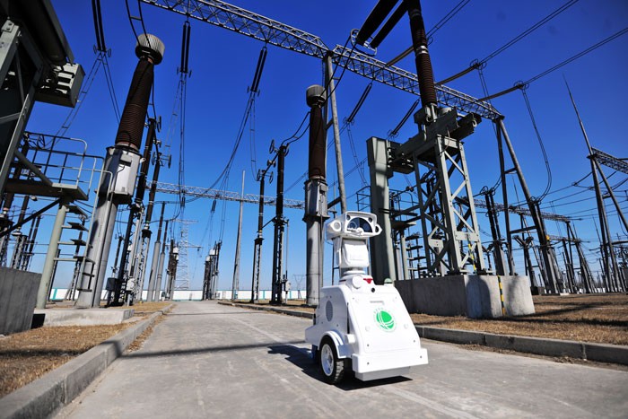 派勤硬件+机器人巡检，为电力巡检插上“新翅膀”